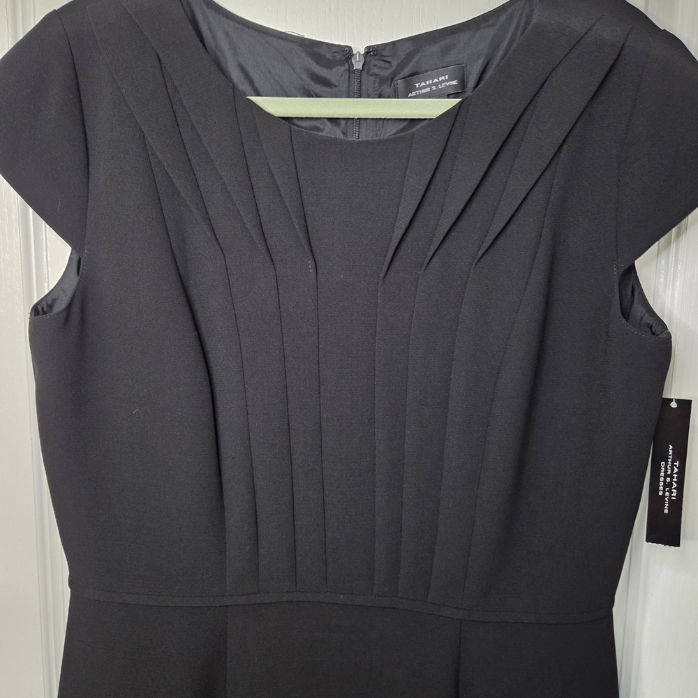 NWT Tahari Elegant Black Pleated Dress Size 12